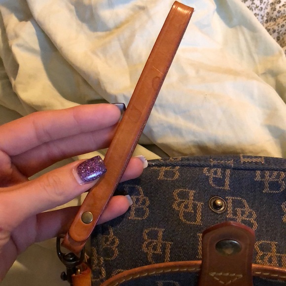 Authentic Dooney&Bourke wristlet - Picture 8 of 8